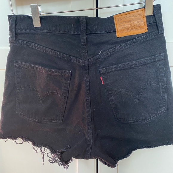 Levi’s Ribcage shorts - Picture 2 of 5